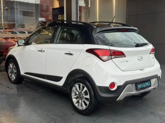 HYUNDAI-HB20X-1.6 16V PREMIUM FLEX 4P AUTOMÁTICO HYUNDAI-HB20X-2017