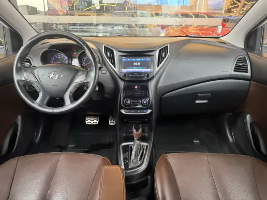 HYUNDAI-HB20X-1.6 16V PREMIUM FLEX 4P AUTOMÁTICO HYUNDAI-HB20X-2017