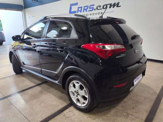 HYUNDAI-HB20X-2013