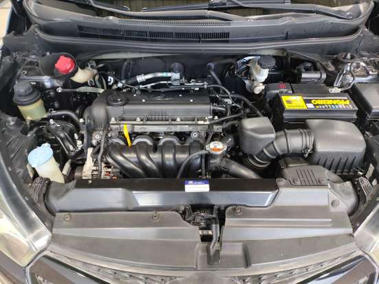 HYUNDAI-HB20X-2013