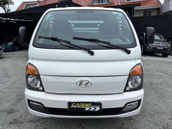 HYUNDAI-HR-2.5 LONGO SEM CAÇAMBA 4X2 16V 130CV TURBO INTERCOOLER DIESEL 2P MANUAL HYUNDAI-HR-2016