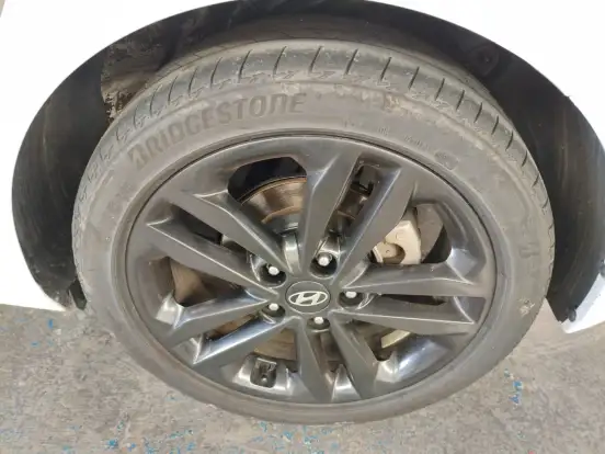 HYUNDAI-I30-1.8 MPI 16V GASOLINA 4P AUTOMATICO HYUNDAI-I30-2015