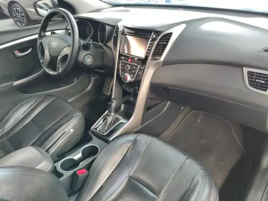 HYUNDAI-I30-1.8 MPI 16V GASOLINA 4P AUTOMATICO HYUNDAI-I30-2015