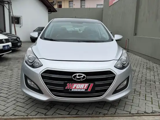 HYUNDAI-I30-1.8 MPI 16V GASOLINA 4P AUTOMATICO HYUNDAI-I30-2015