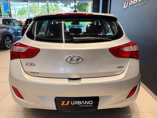 HYUNDAI-I30-1.6 MPFI 16V FLEX 4P AUTOMÁTICO HYUNDAI-I30-2013