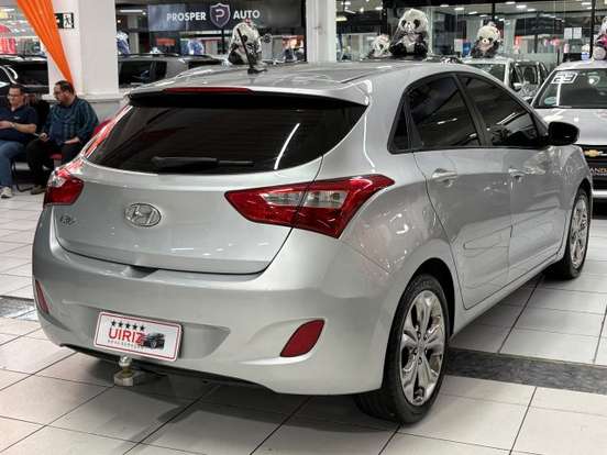 HYUNDAI-I30-1.8 MPI 16V GASOLINA 4P AUTOMATICO HYUNDAI-I30-2015