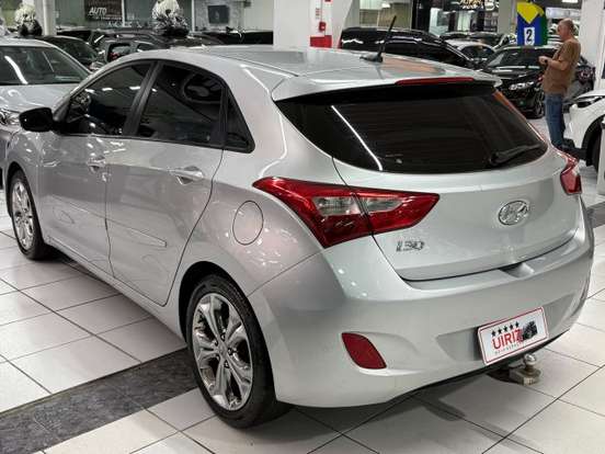 HYUNDAI-I30-1.8 MPI 16V GASOLINA 4P AUTOMATICO HYUNDAI-I30-2015