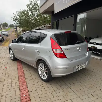 HYUNDAI-I30-2010