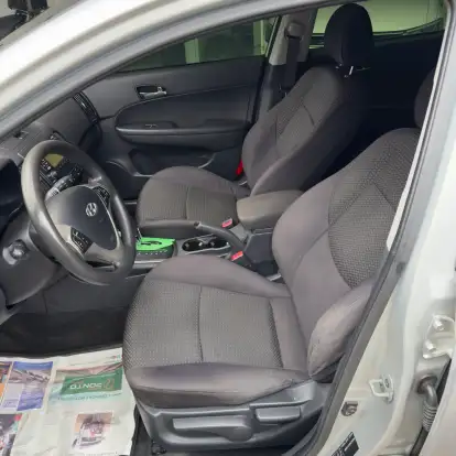 HYUNDAI-I30-2010