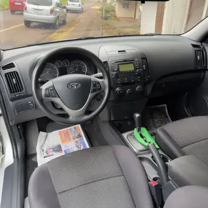 HYUNDAI-I30-2010