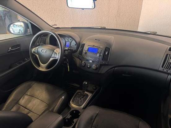 HYUNDAI-I30-2.0 MPFI GLS 16V GASOLINA 4P AUTOMÁTICO HYUNDAI-I30-2011