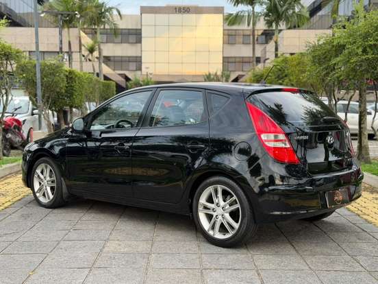 HYUNDAI-I30-2010