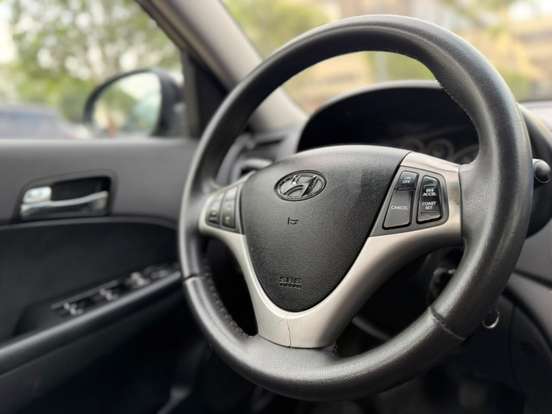 HYUNDAI-I30-2010