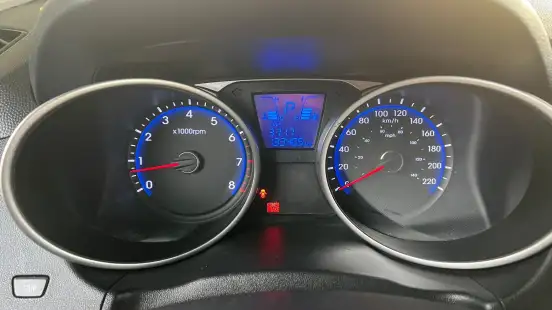HYUNDAI-IX35-2012