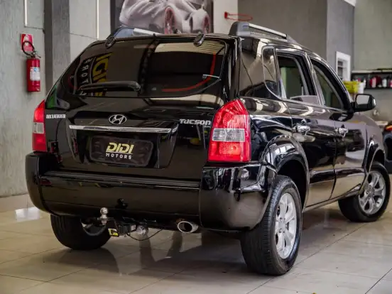 HYUNDAI-TUCSON-2.0 MPFI GLS 16V 143CV 2WD GASOLINA 4P AUTOMÁTICO HYUNDAI-TUCSON-2011