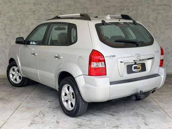 HYUNDAI-TUCSON-2011