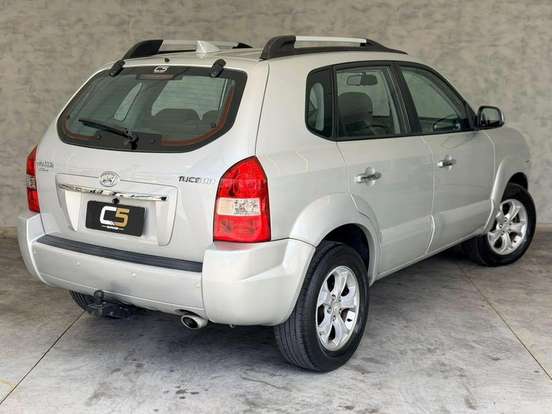 HYUNDAI-TUCSON-2011