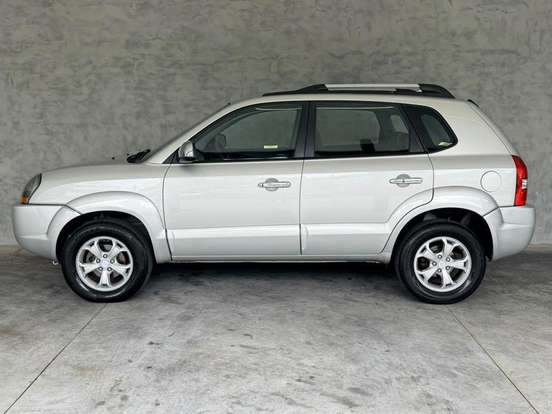 HYUNDAI-TUCSON-2011