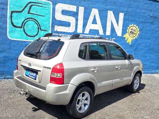 HYUNDAI-TUCSON-2.0 MPFI GLS 16V 143CV 2WD GASOLINA 4P AUTOMÁTICO HYUNDAI-TUCSON-2011