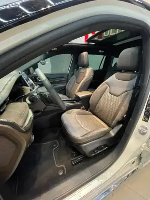 JEEP-COMMANDER-2025