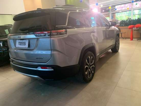 JEEP-COMMANDER-2023