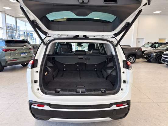 JEEP-COMMANDER-2023