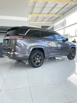 JEEP-COMMANDER-2023