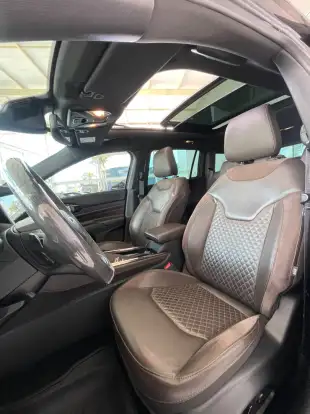 JEEP-COMMANDER-2023