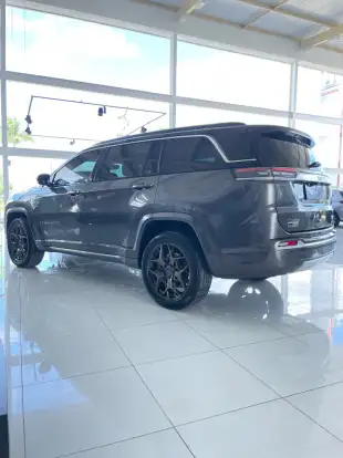 JEEP-COMMANDER-2023