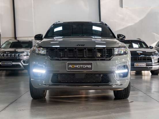 JEEP-COMMANDER-2.0 HURRICANE 4 TURBO GASOLINA BLACKHAWK AT9 JEEP-COMMANDER-2025
