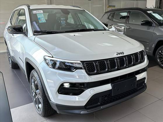 JEEP COMPASS 1.3 T270 TURBO FLEX LONGITUDE AT6