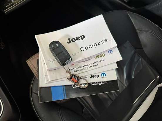 JEEP-COMPASS-2.0 16V FLEX LONGITUDE AUTOMÁTICO JEEP-COMPASS-2017
