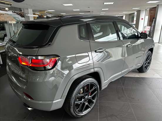 JEEP-COMPASS-2.0 HURRICANE 4 TURBO GASOLINA BLACKHAWK AT9 JEEP-COMPASS-2026