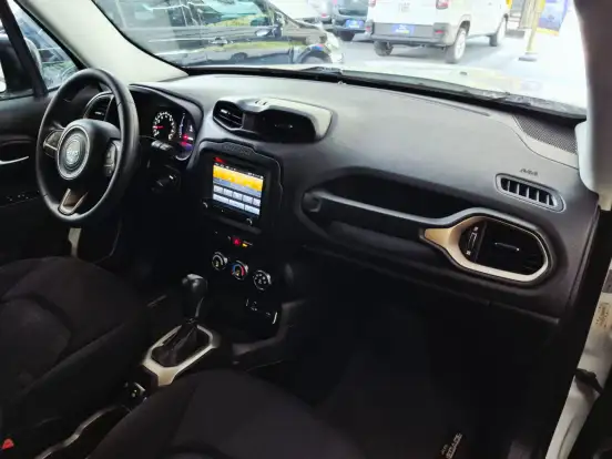 JEEP-RENEGADE-1.8 16V FLEX SPORT 4P AUTOMÁTICO JEEP-RENEGADE-2018