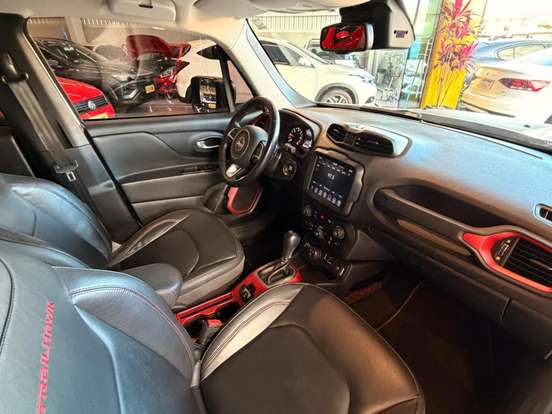JEEP-RENEGADE-2.0 16V TURBO DIESEL TRAILHAWK 4P 4X4 AUTOMÁTICO JEEP-RENEGADE-2018