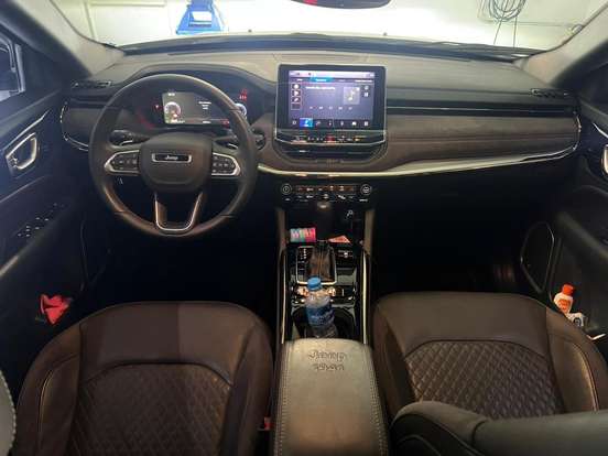 JEEP-COMMANDER-2022