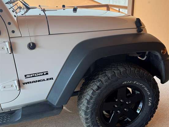 JEEP-WRANGLER-3.6 SPORT 4X4 V6 12V GASOLINA 2P AUTOMÁTICO JEEP-WRANGLER-2017