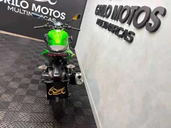 KAWASAKI-Z500-2024