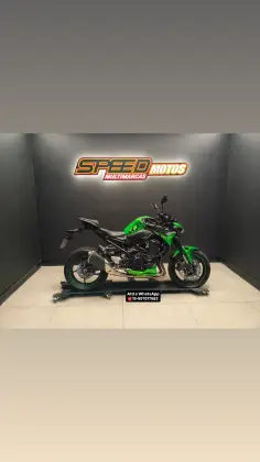 KAWASAKI Z900 
