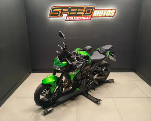 KAWASAKI-Z900-2021