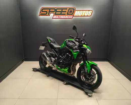 KAWASAKI-Z900-2021