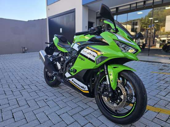KAWASAKI-NINJA ZX-4RR-2025