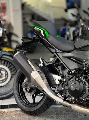 KAWASAKI-Z400-2019