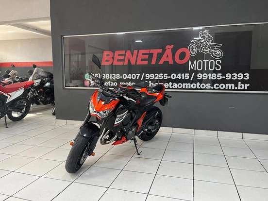 KAWASAKI-Z800-2013