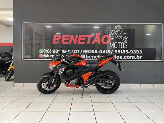 KAWASAKI-Z800-2013