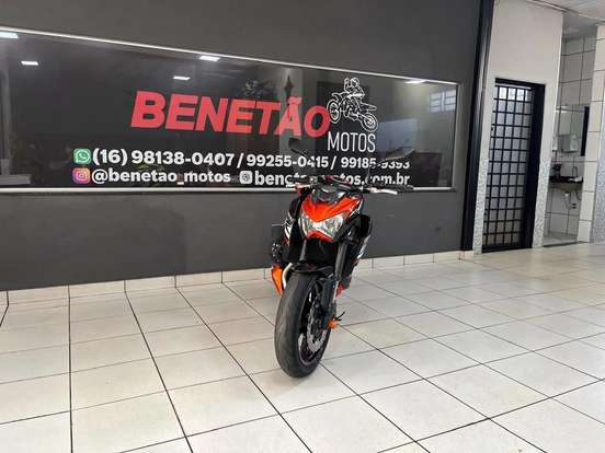 KAWASAKI-Z800-2013