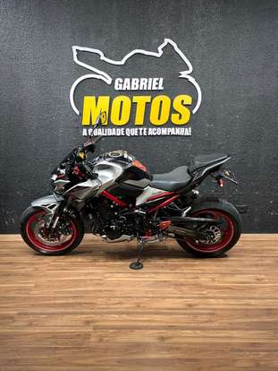KAWASAKI-Z900-2023