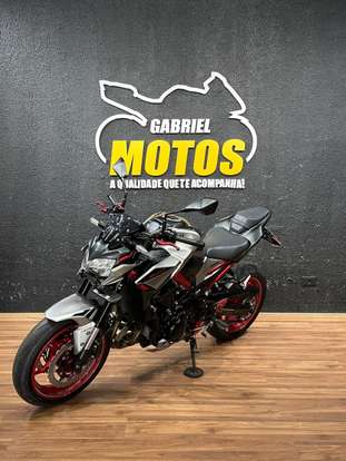 KAWASAKI-Z900-2023