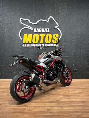KAWASAKI-Z900-2023