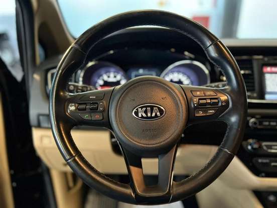 KIA-CARNIVAL-2018